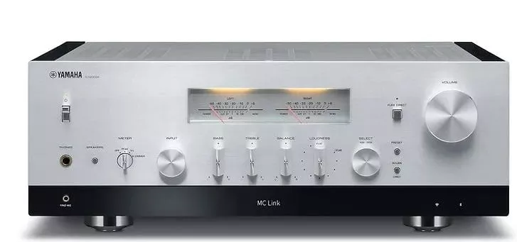 Усилитель Yamaha RN2000A, серебристый